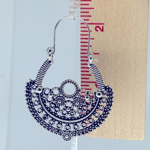 Vintage Boho Hollow Ancient U-Shaped Dangle Earrings - Picture 2 of 2